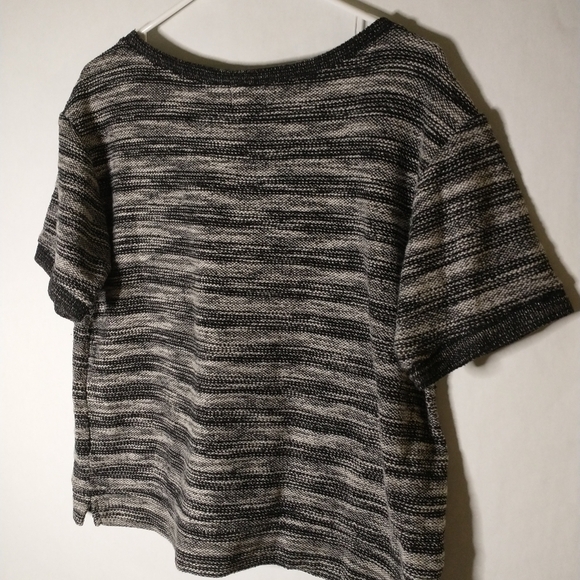Old Navy black & white striped top size large - Picture 6 of 6